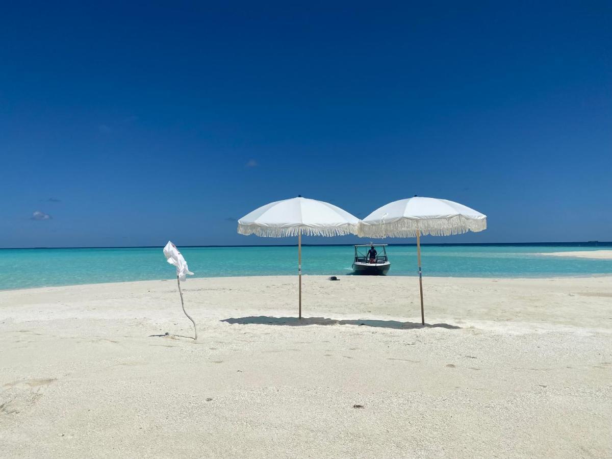 Sunrise By White Sand Dhigurah Dhigurah  Buitenkant foto